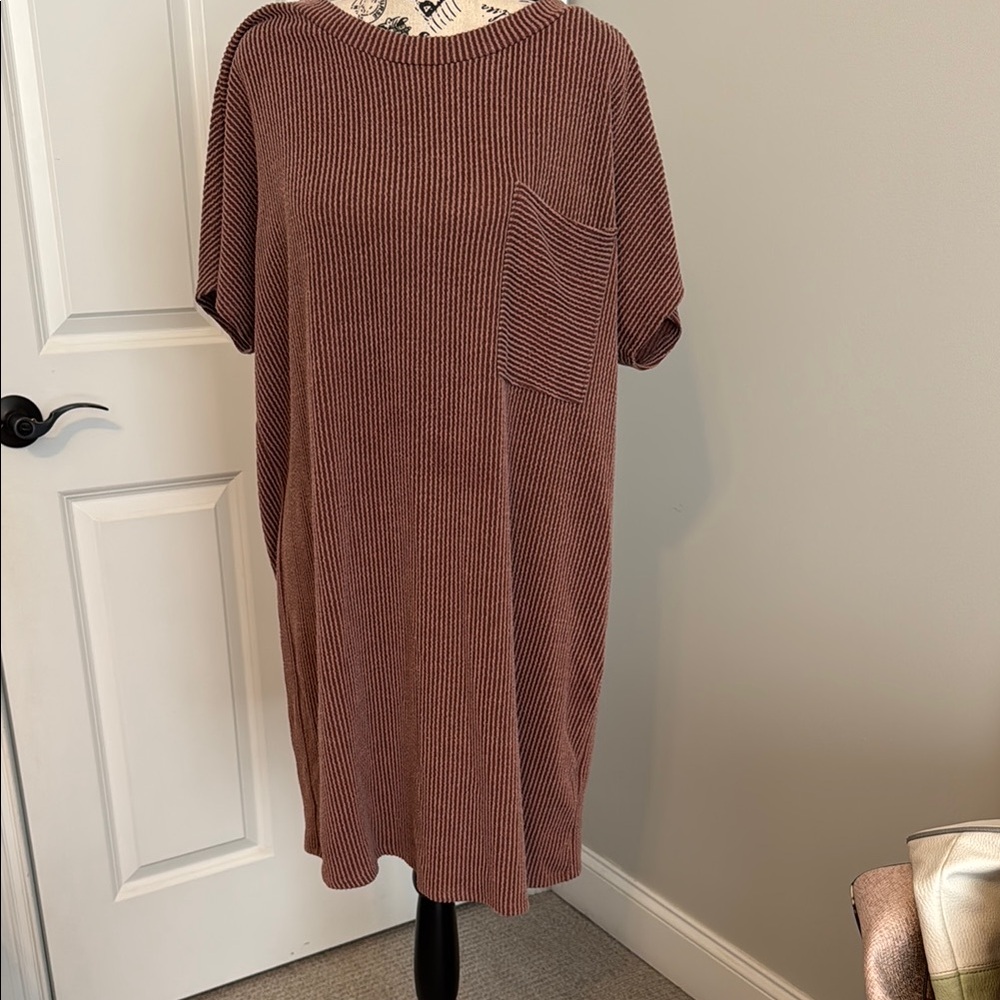 Entro Orange Midi Dress with Dolman Sleeves and Crew Neck